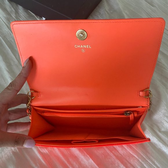 CHANEL Patent Boy Wallet On Chain - Picture 6 of 8